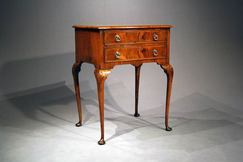 Fine Quality Burr Walnut Lamp Table