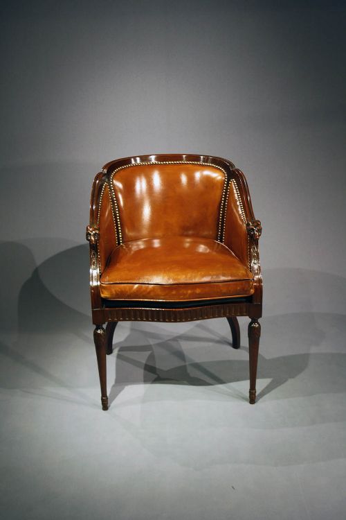 fig 7. A Quality Antique Leather Tub Chair