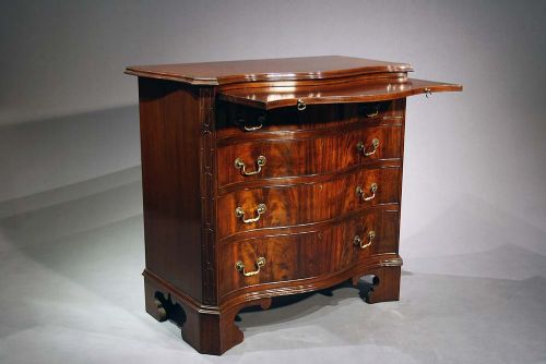 fig 6. Fine Quality Serpentine Chest of Drawers