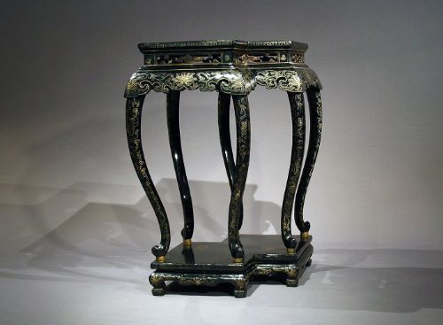 fig 4. Antique Oriental Double Stand