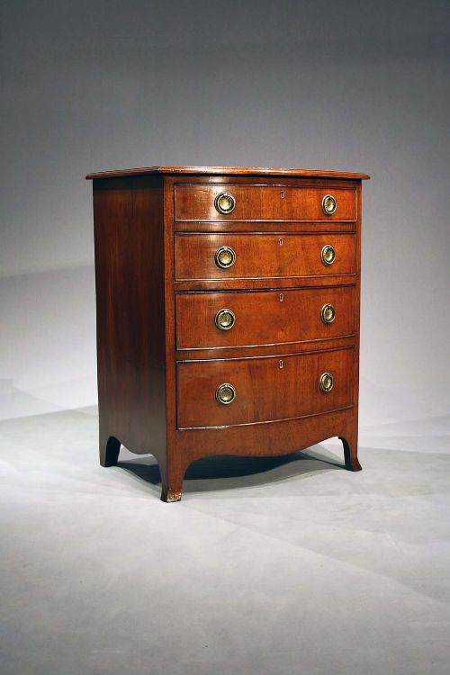 Antique Mahogany Bow Fronted Chest of Drawers