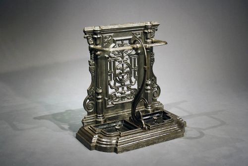 A Quality Victorian Shaped Stick Stand