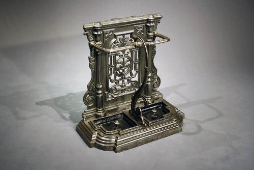 fig 2. A Quality Victorian Shaped Stick Stand