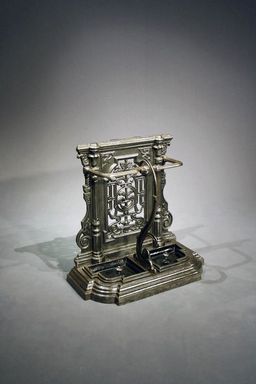 fig 3. A Quality Victorian Shaped Stick Stand