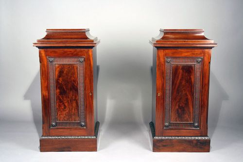 Fine Quality Pair of Mahogany Pedestals