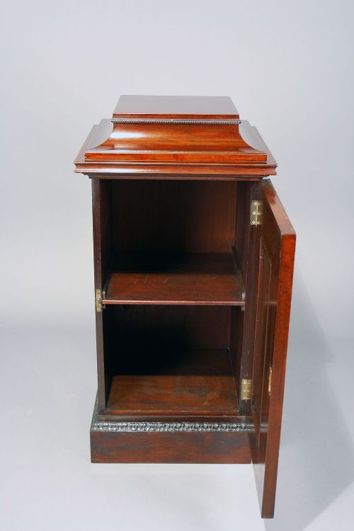 fig 7. Fine Quality Pair of Mahogany Pedestals
