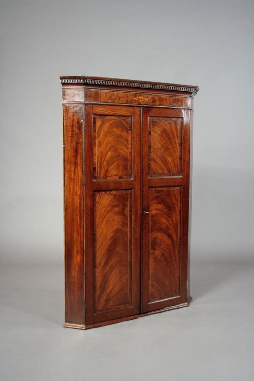 fig 1. Fine Quality George III Corner Cupboard