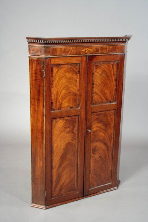 fig 2. Fine Quality George III Corner Cupboard