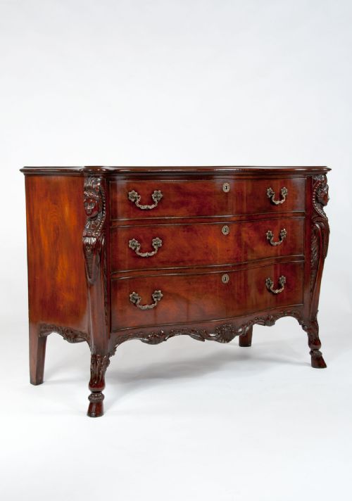 Fine Antique Sepentine Commode / Chest of Drawers