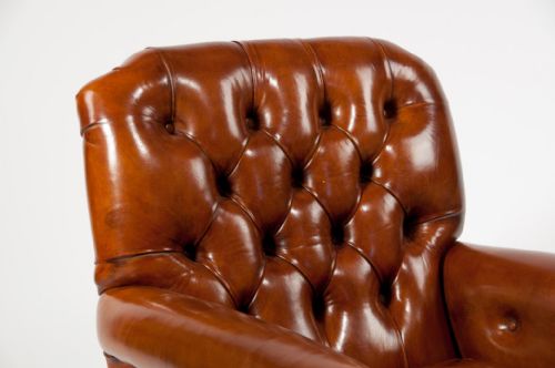 fig 5. Antique leather Buttoned Victorian Armchair