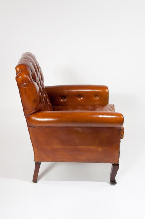 fig 8. Antique leather Buttoned Victorian Armchair