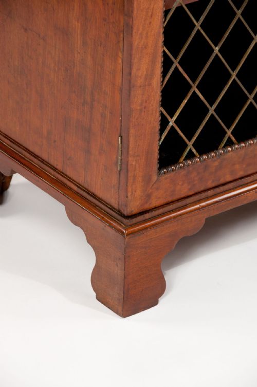fig 5. QUALITY ANTIQUE REGENCY MAHOGANY SIDE CABINET