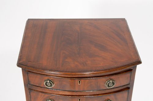 fig 8. A Quality Antique Mahogany Chest of Drawers