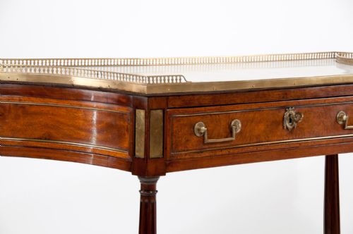 fig 4. A Very Fine 18th Century French Console Dessert