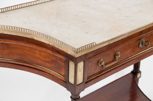fig 6. A Very Fine 18th Century French Console Dessert