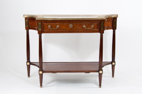fig 7. A Very Fine 18th Century French Console Dessert