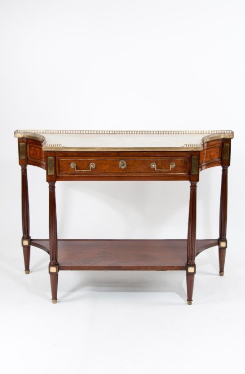 fig 9. A Very Fine 18th Century French Console Dessert