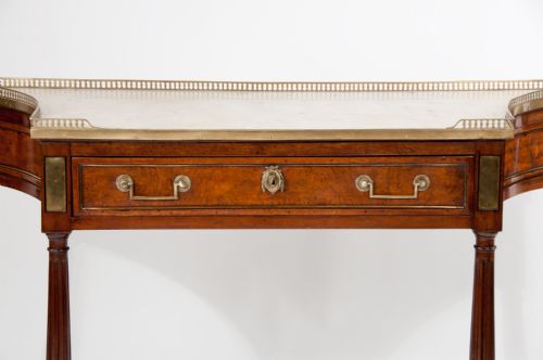 fig 10. A Very Fine 18th Century French Console Dessert