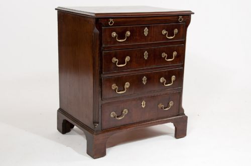 fig 1. Small George III Mahogany Chest of Drawers
