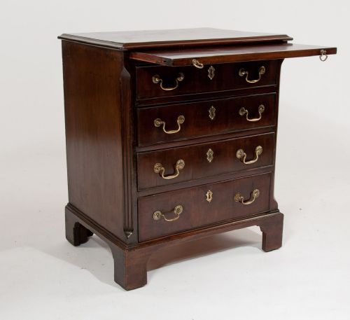 fig 7. Small George III Mahogany Chest of Drawers