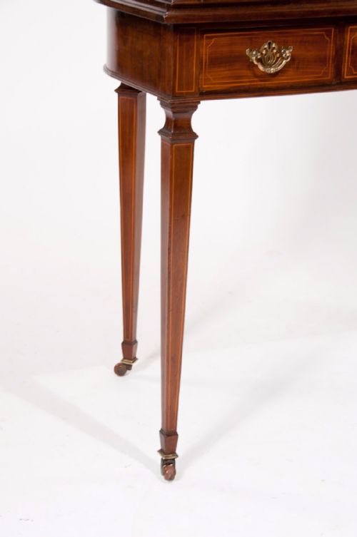 fig 6. FINE 19TH CENTURY MAHOGANY INLAID CARLTON HOUSE DESK