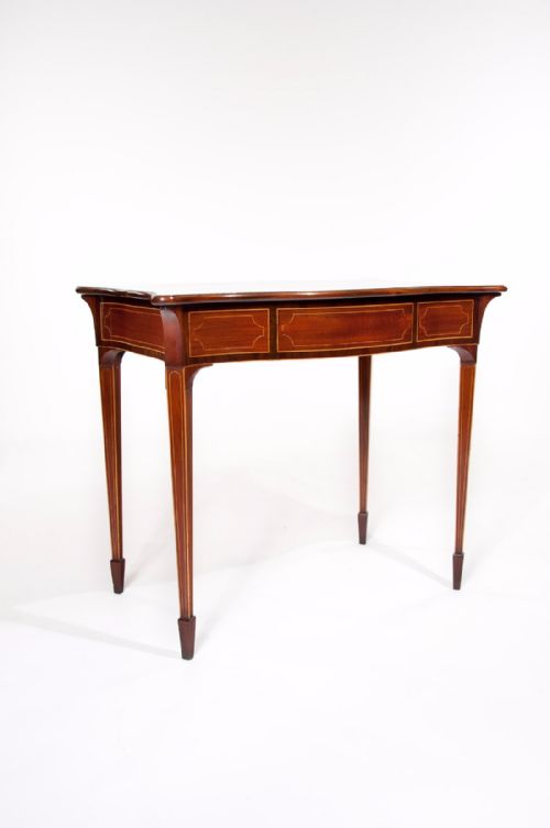 fig 3. Fine Georgian Mahogany Inlaid Serpentine Table