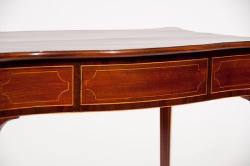 fig 4. Fine Georgian Mahogany Inlaid Serpentine Table