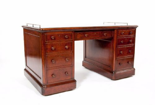 fig 1. The Important Historical Desk Of Admiral Markham