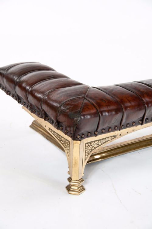 fig 4. A Quality Victorian Leather Upholstered Fender