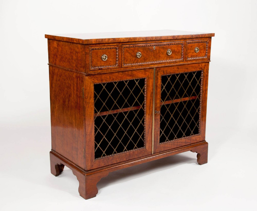QUALITY ANTIQUE REGENCY MAHOGANY SIDE CABINET