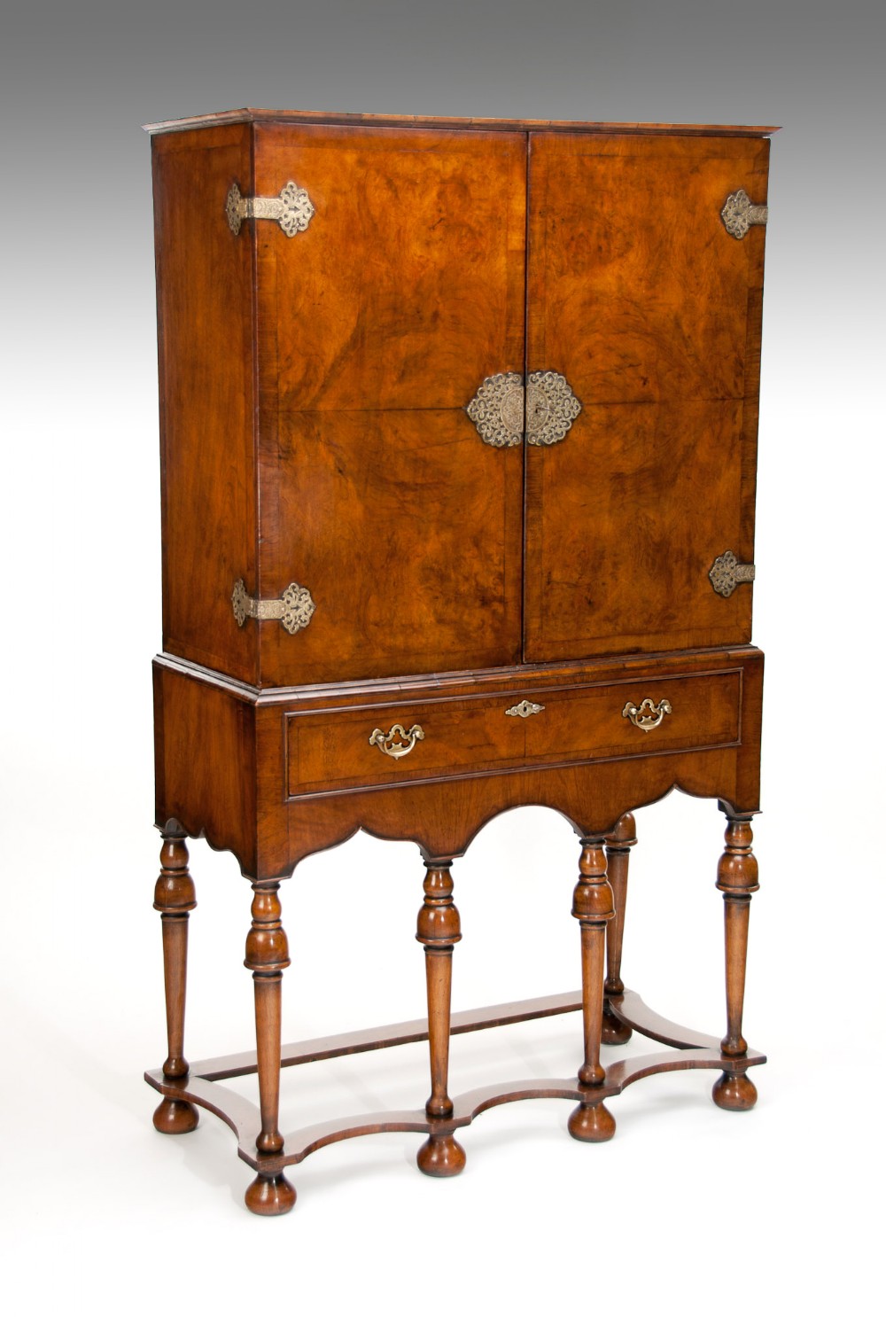 A Good Quality Antique Walnut Cocktail Cabinet
