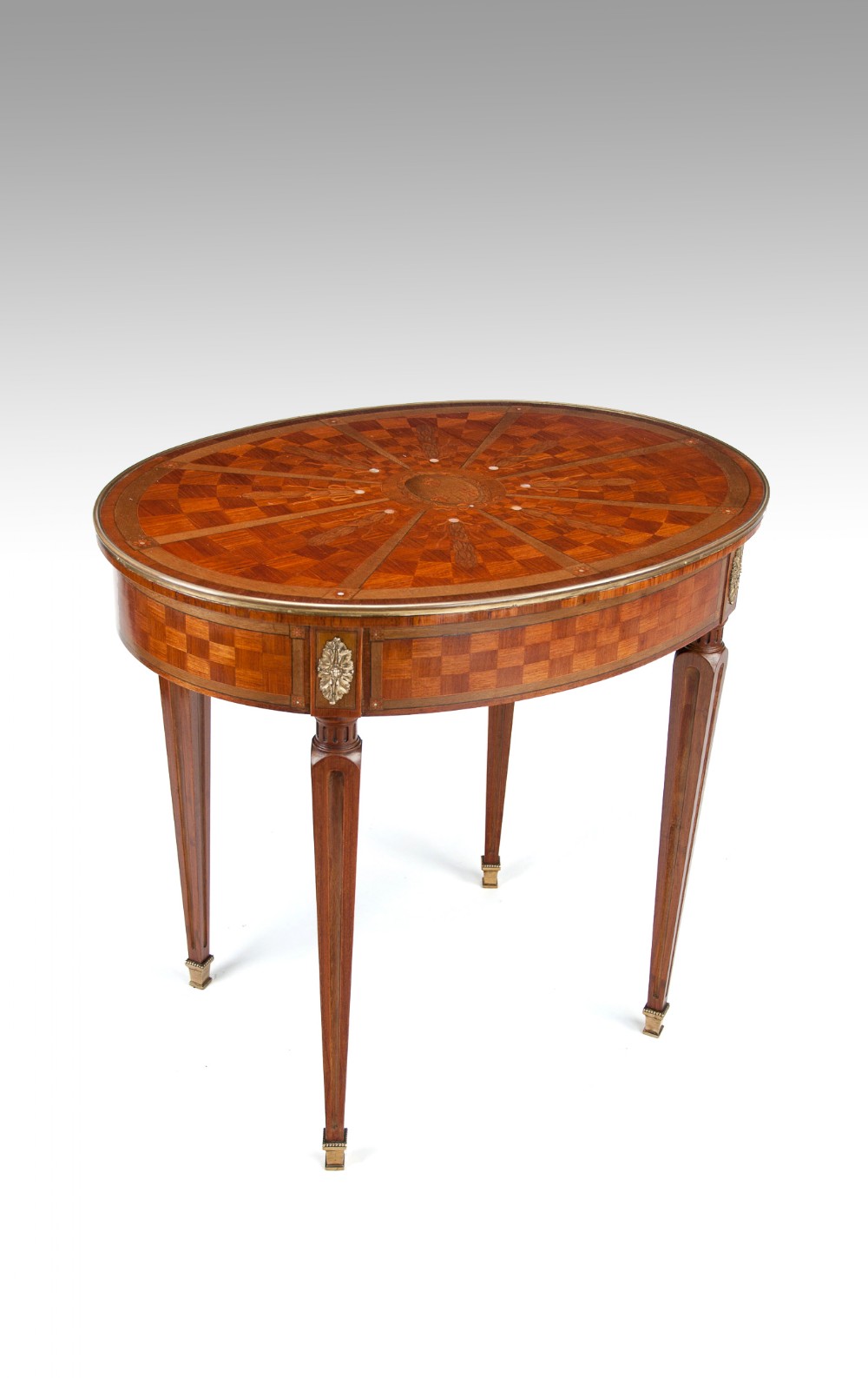 Fine Inlaid Kingwood Oval French Table With Mother of Pearl 