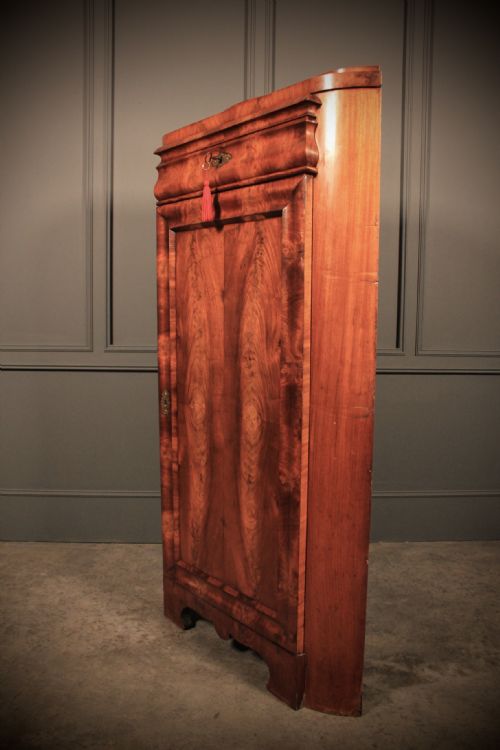 STUNNING FIGURED WALNUT BIEDEMIER CORNER CUPBOARD - ADDITIONAL PHOTO 5