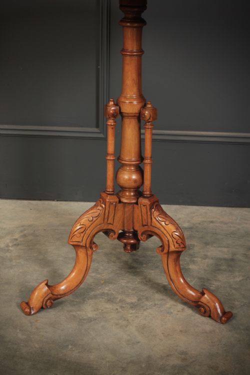 INLAID FIGURED WALNUT OCCASIONAL WINE TABLE - ADDITIONAL PHOTO 5