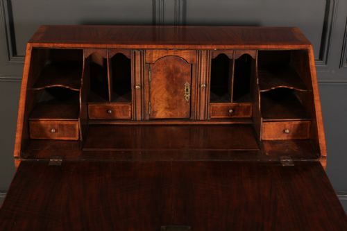 QUEEN ANNE WALNUT BUREAU - ADDITIONAL PHOTO 4