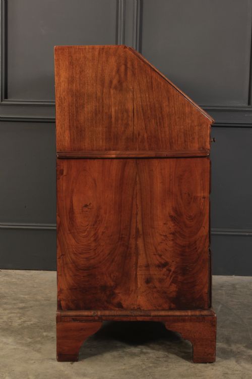 QUEEN ANNE WALNUT BUREAU - ADDITIONAL PHOTO 8