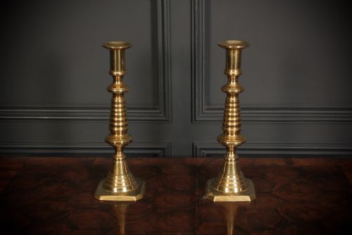 LARGE VICTORIAN PAIR OF BRASS CANDLESTICKS - ADDITIONAL PHOTO 1