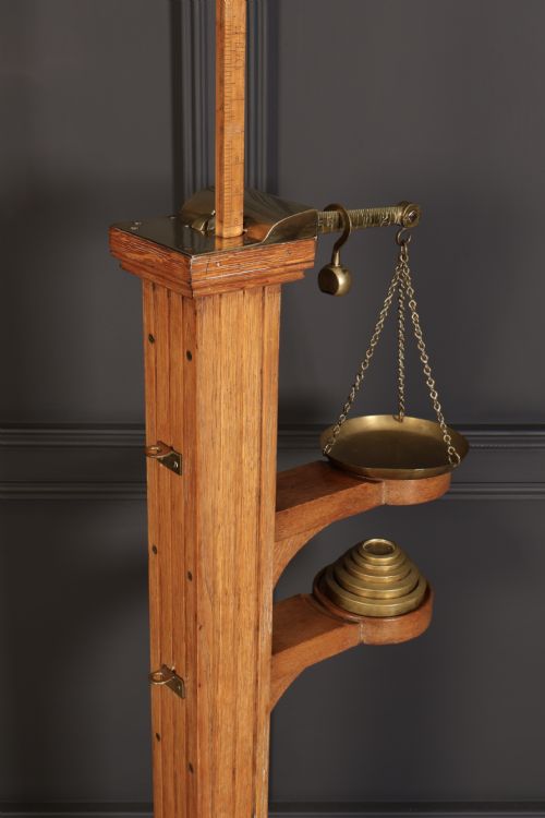 VICTORIAN BRASS MOUNTED OAK PERSONAL WEIGHING SCALES - ADDITIONAL PHOTO 4