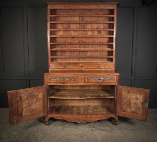 LARGE 18TH CENTURY CHERRYWOOD WALNUT DRESSER - ADDITIONAL PHOTO 4