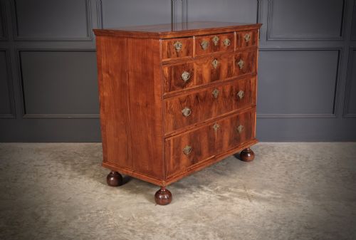 QUEEN ANNE WALNUT CHEST OF DRAWERS - ADDITIONAL PHOTO 2