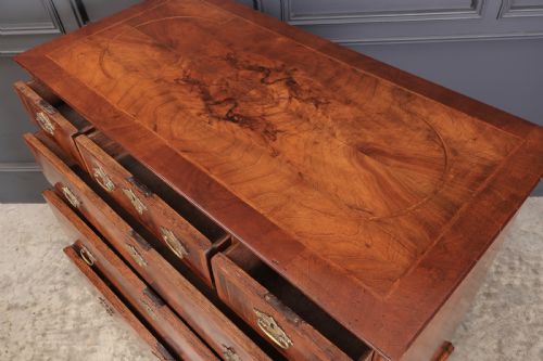 QUEEN ANNE WALNUT CHEST OF DRAWERS - ADDITIONAL PHOTO 8
