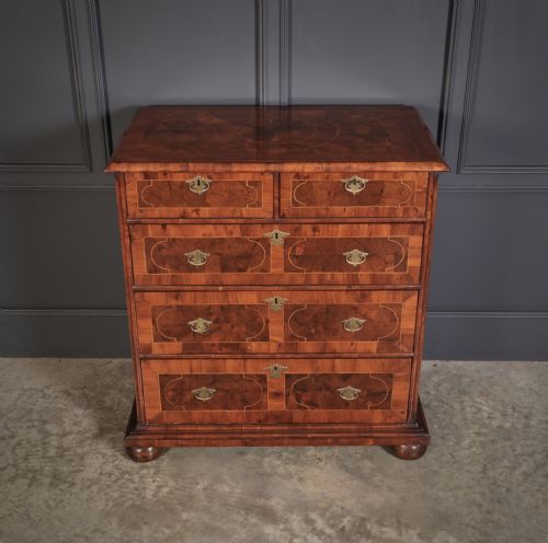 WILLIAM MARY OYSTER VENEERED CHEST OF DRAWERS - ADDITIONAL PHOTO 2