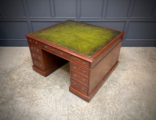 LARGE VICTORIAN MAHOGANY PARTNERS DESK - ADDITIONAL PHOTO 4