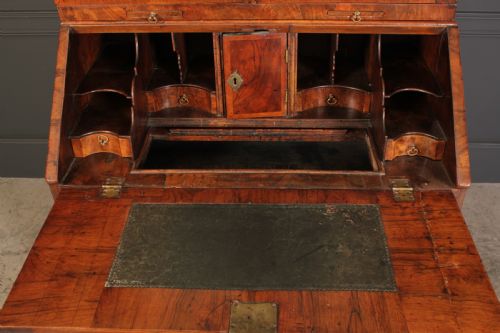18TH CENTURY WALNUT BUREAU BOOKCASE - ADDITIONAL PHOTO 4