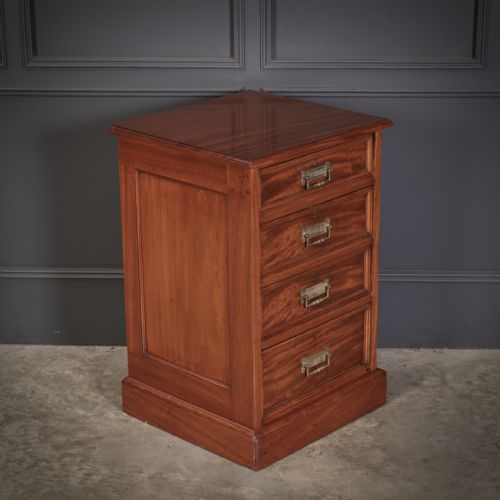 LARGE PAIR OF VICTORIAN MAHOGANY BEDSIDE CHESTS - ADDITIONAL PHOTO 3
