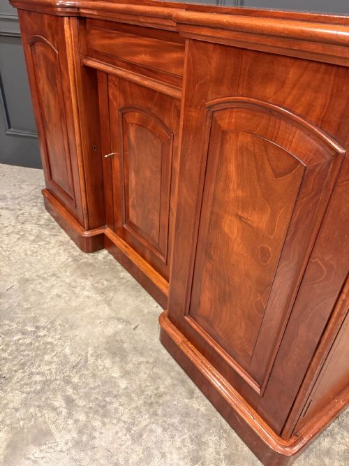 VICTORIAN MAHOGANY 3DOOR SIDEBOARD - ADDITIONAL PHOTO 9