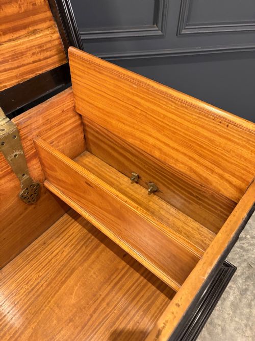 LARGE CEYLONESE CAMPHOR WOOD EBONY TRUNK - ADDITIONAL PHOTO 6