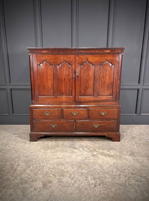 18TH CENTURY DWARF OAK HOUSEKEEPERS CUPBOARD - ADDITIONAL PHOTO 1