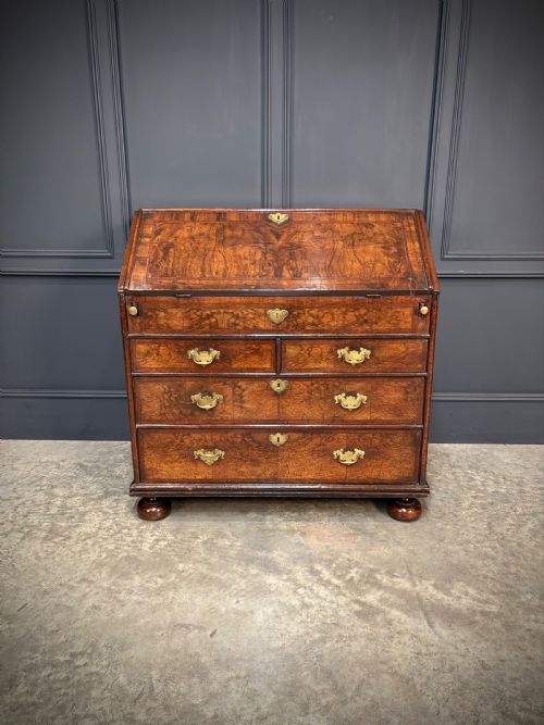 QUEEN ANNE WALNUT BUREAU - ADDITIONAL PHOTO 4