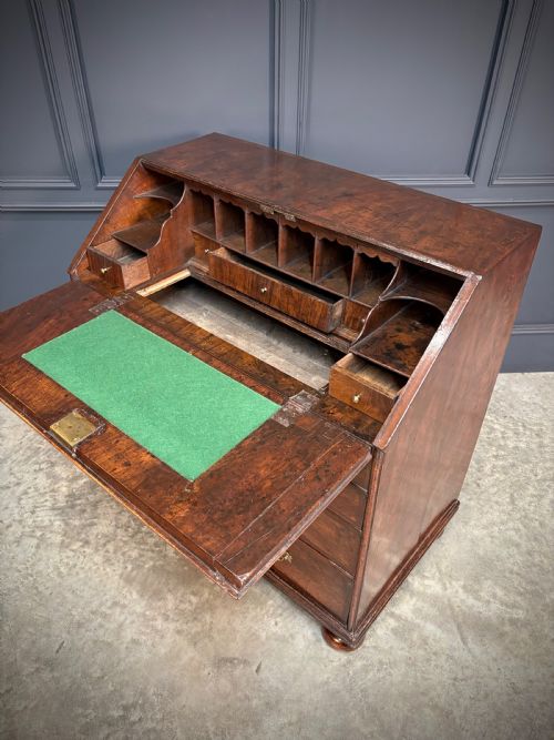 QUEEN ANNE WALNUT BUREAU - ADDITIONAL PHOTO 8